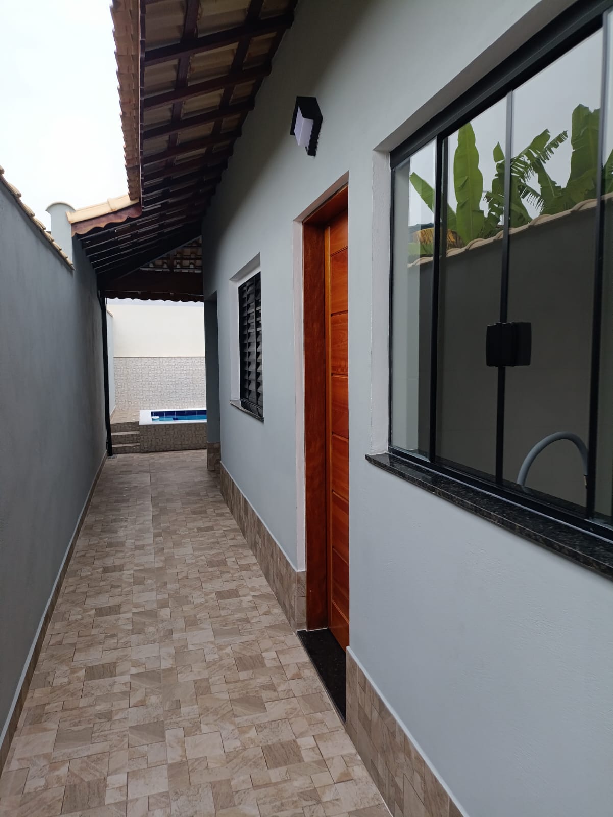 CAS261367 Casa Nova no Nova Itanhaém – 02 Dormitórios com Piscina e Acabamento Premium