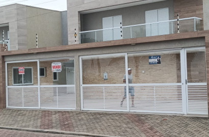 CAS261370 Sobrado em Condomínio Fechado em Itanhaém – 02 ou 03 Dormitórios Frente Mar