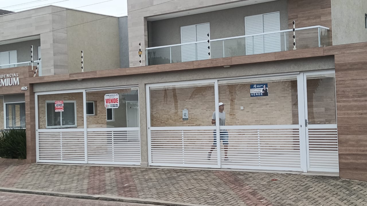 CAS261370 Sobrado em Condomínio Fechado em Itanhaém – 02 ou 03 Dormitórios Frente Mar
