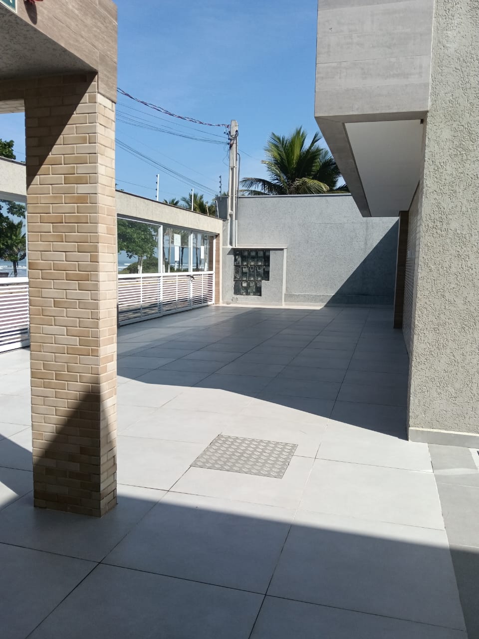 CAS261370 Sobrado em Condomínio Fechado em Itanhaém – 02 ou 03 Dormitórios Frente Mar