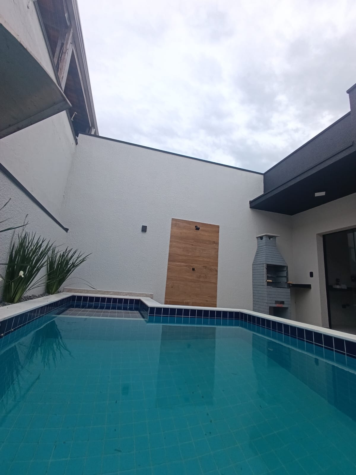 CAS261373 Casa em Condomínio Fechado à Venda em Itanhaém – Frente Mar com Piscina