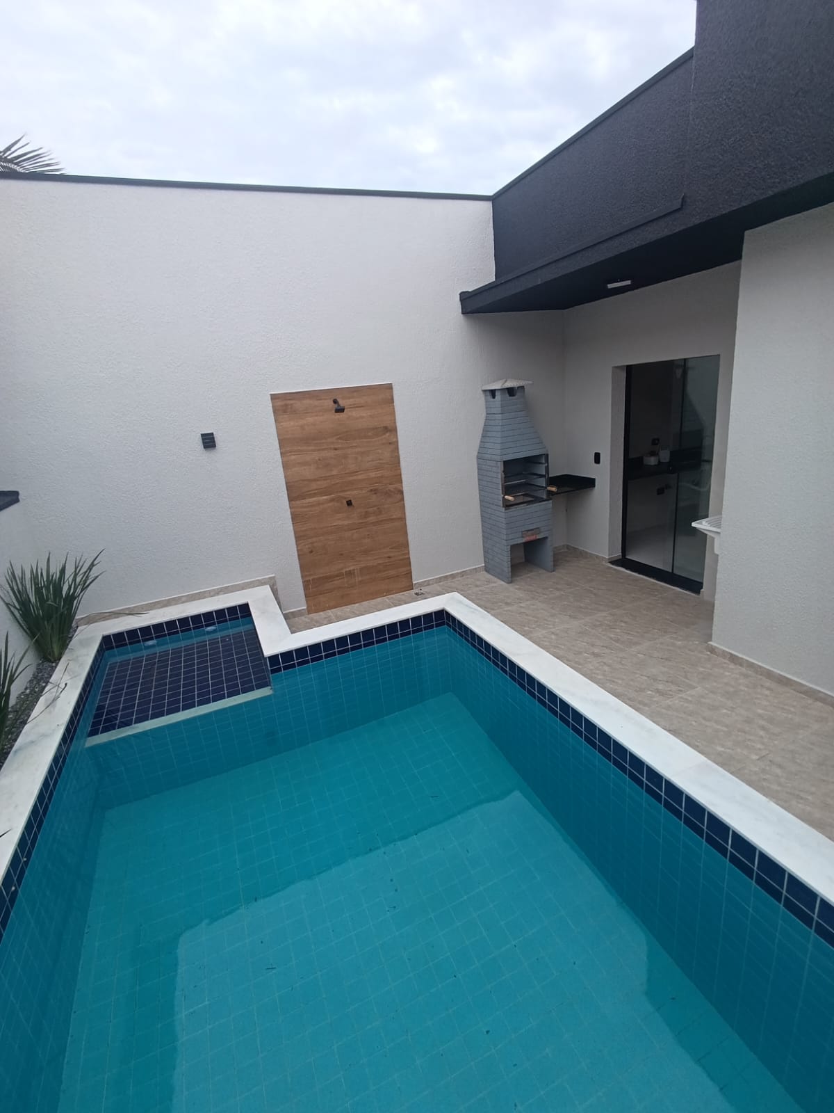 CAS261373 Casa em Condomínio Fechado à Venda em Itanhaém – Frente Mar com Piscina