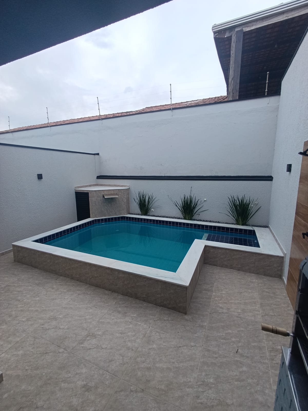 CAS261374 Casa em Condomínio Fechado à Venda em Itanhaém – Frente Mar com Piscina