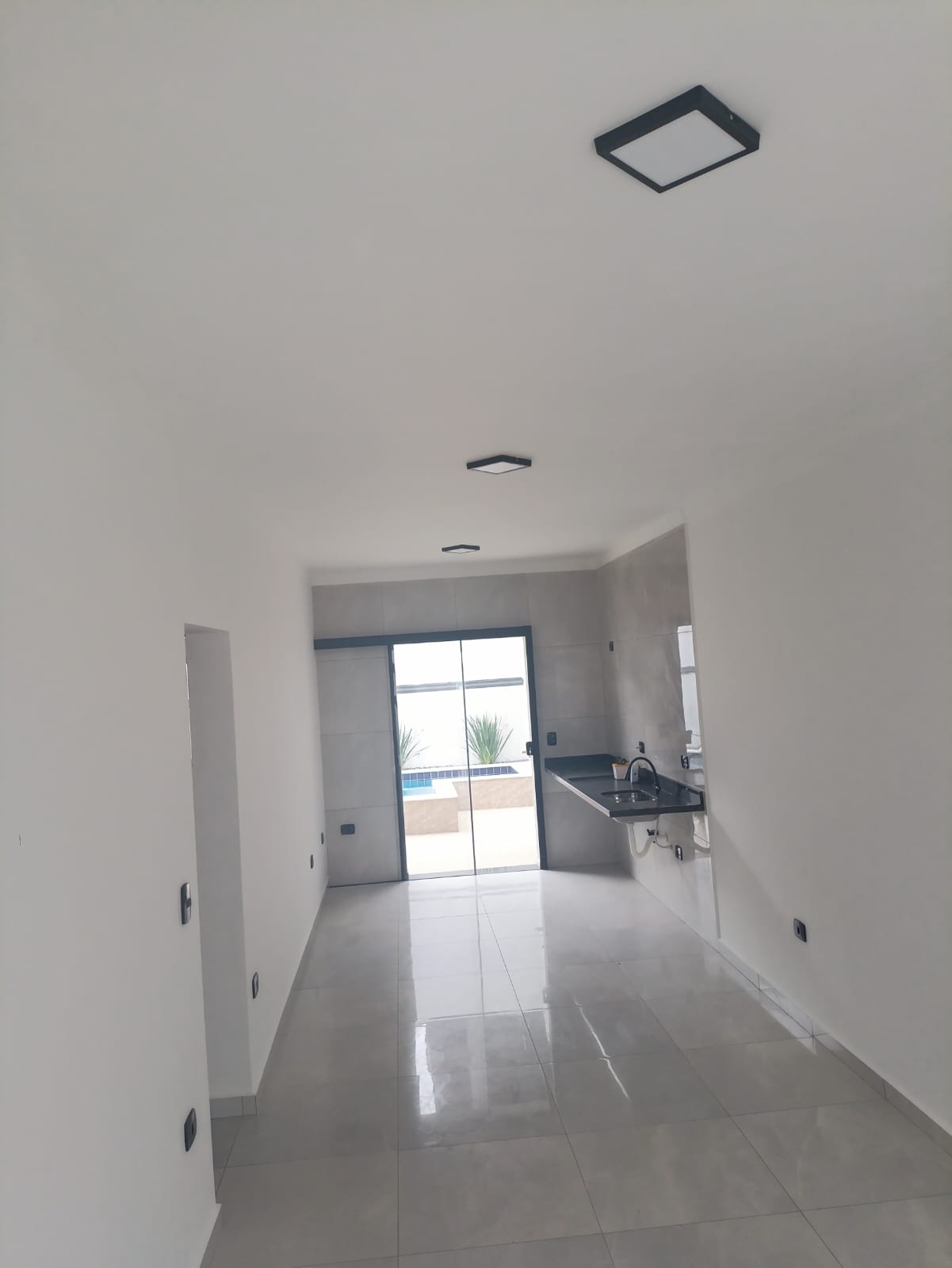 CAS261373 Casa em Condomínio Fechado à Venda em Itanhaém – Frente Mar com Piscina