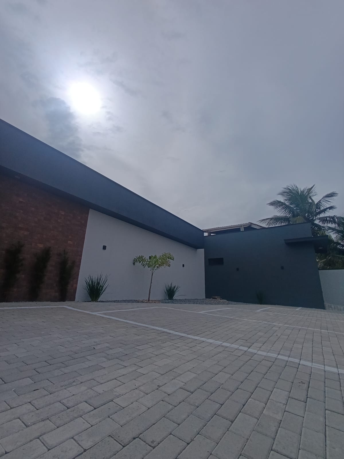 CAS261373 Casa em Condomínio Fechado à Venda em Itanhaém – Frente Mar com Piscina