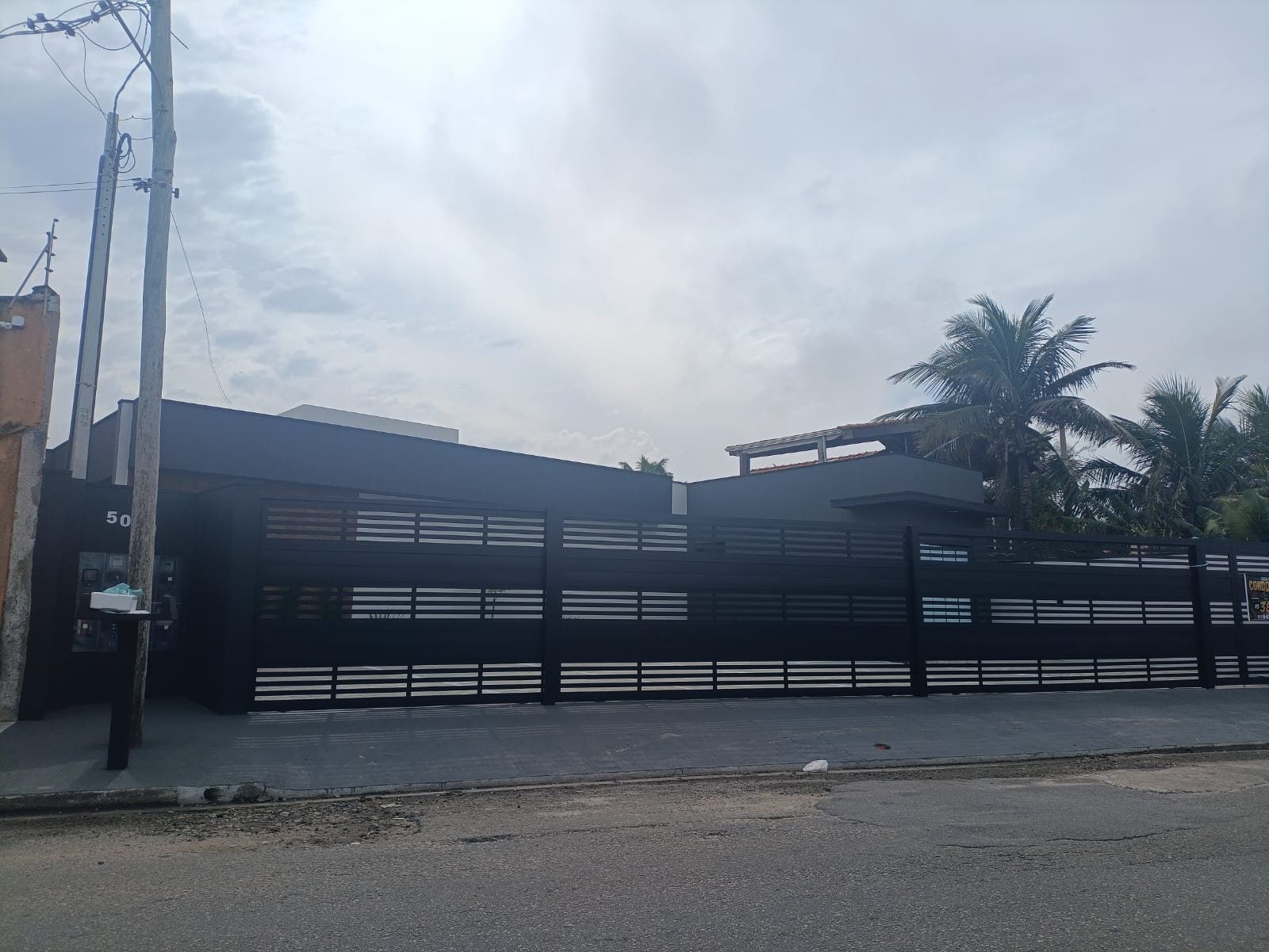 CAS261374 Casa em Condomínio Fechado à Venda em Itanhaém – Frente Mar com Piscina