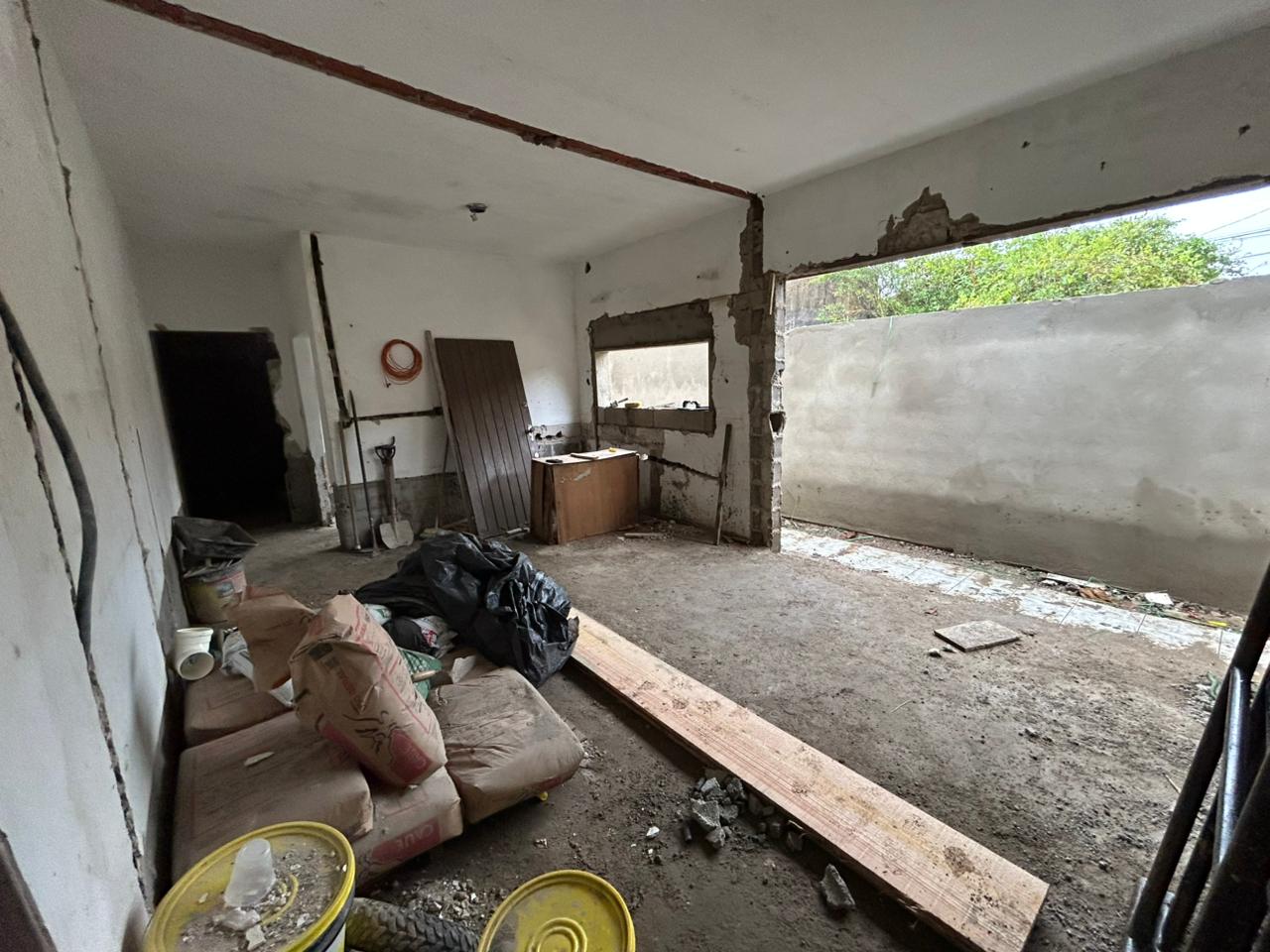 CAS261376 Casa Isolada à Venda em Itanhaém – 02 Dormitórios com Piscina de 6 Metros