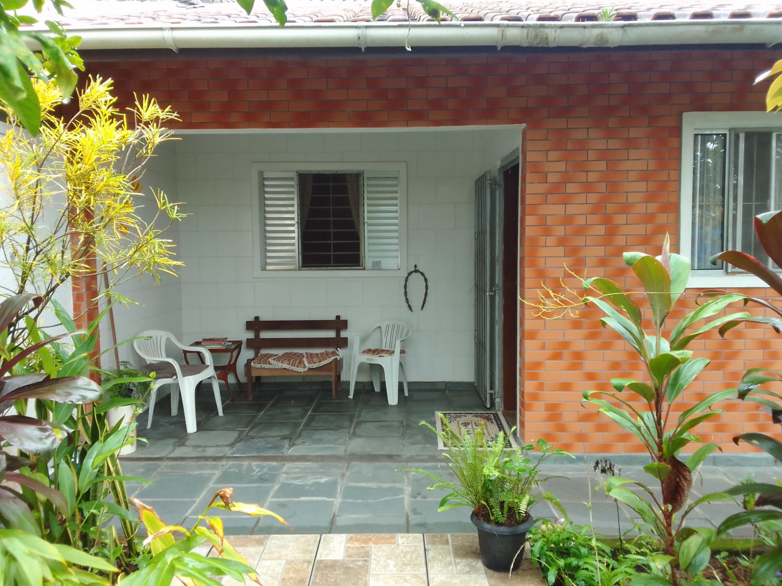 CAS261380 Casa Mobiliada à Venda em Itanhaém – 02 Dormitórios com Piscina de 9 Metros
