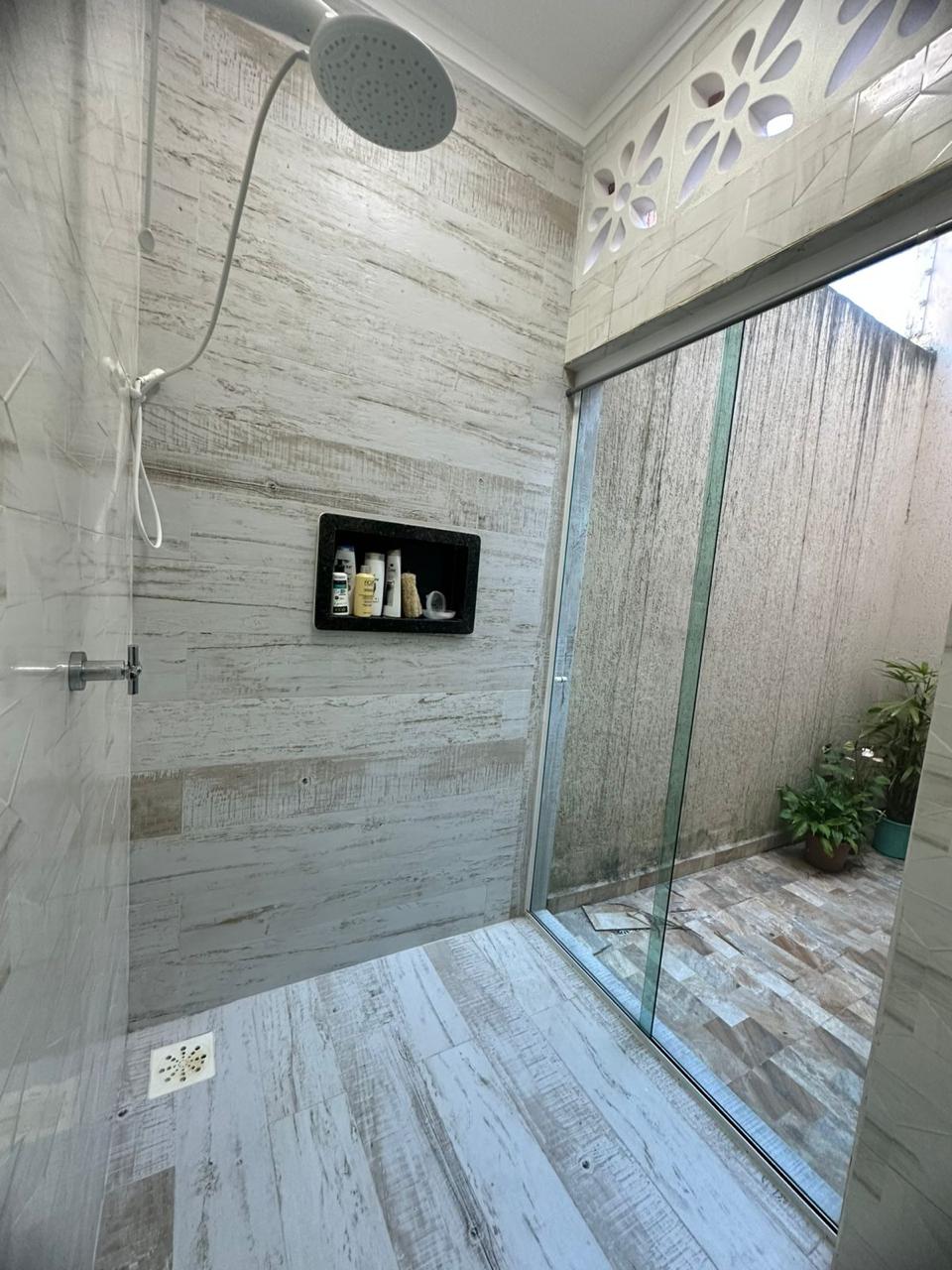 CAS261380 Casa Mobiliada à Venda em Itanhaém – 02 Dormitórios com Piscina de 9 Metros