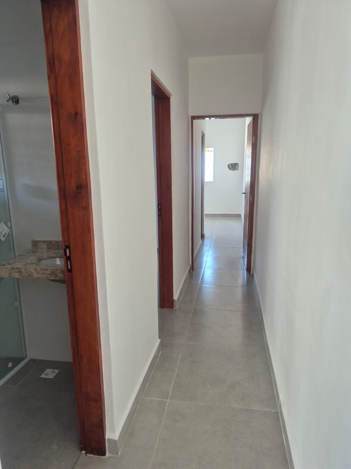 261392 Casa Pronta no Grandesp Itanhaém Lado Praia – 02 Dormitórios e Piscina