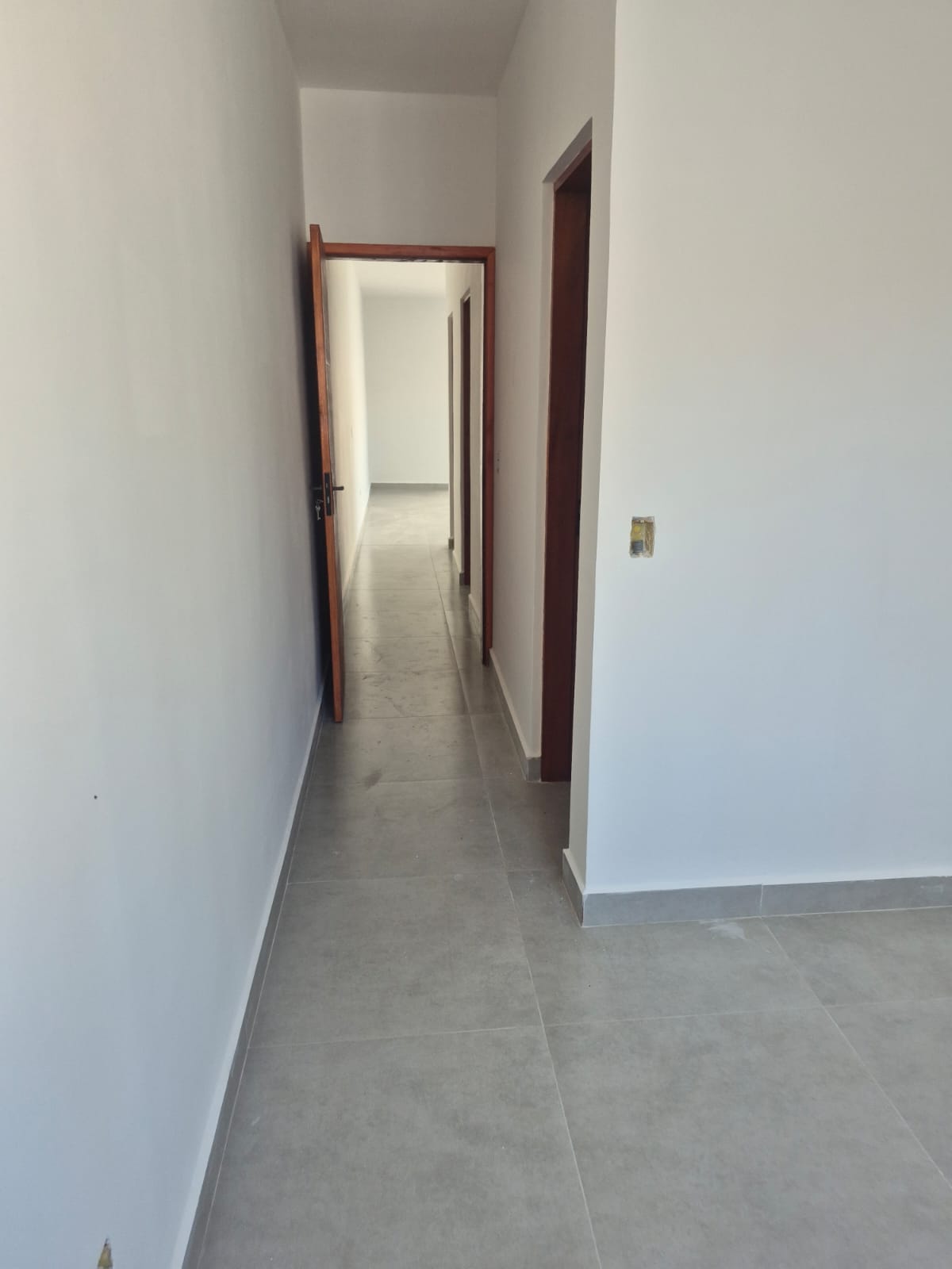 261392 Casa Pronta no Grandesp Itanhaém Lado Praia – 02 Dormitórios e Piscina