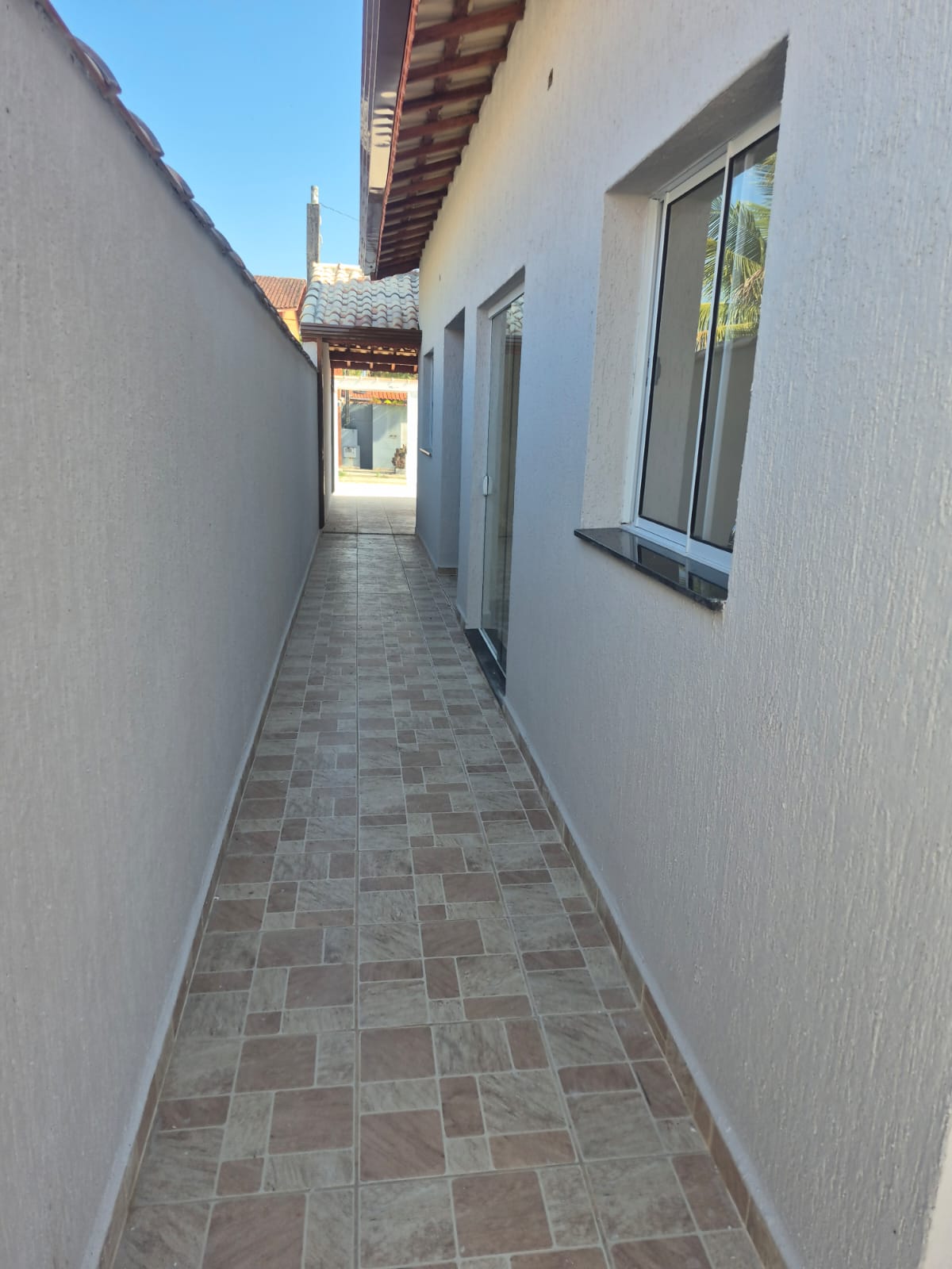 261392 Casa Pronta no Grandesp Itanhaém Lado Praia – 02 Dormitórios e Piscina