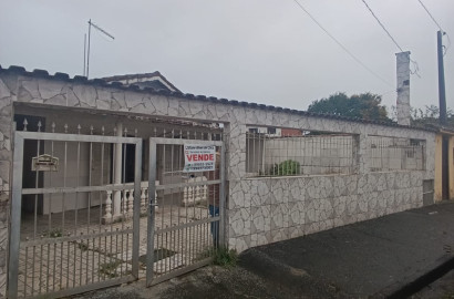CAS261395 Casa Térrea com Edícula em Itanhaém – 04 Dormitórios a 800m do Mar