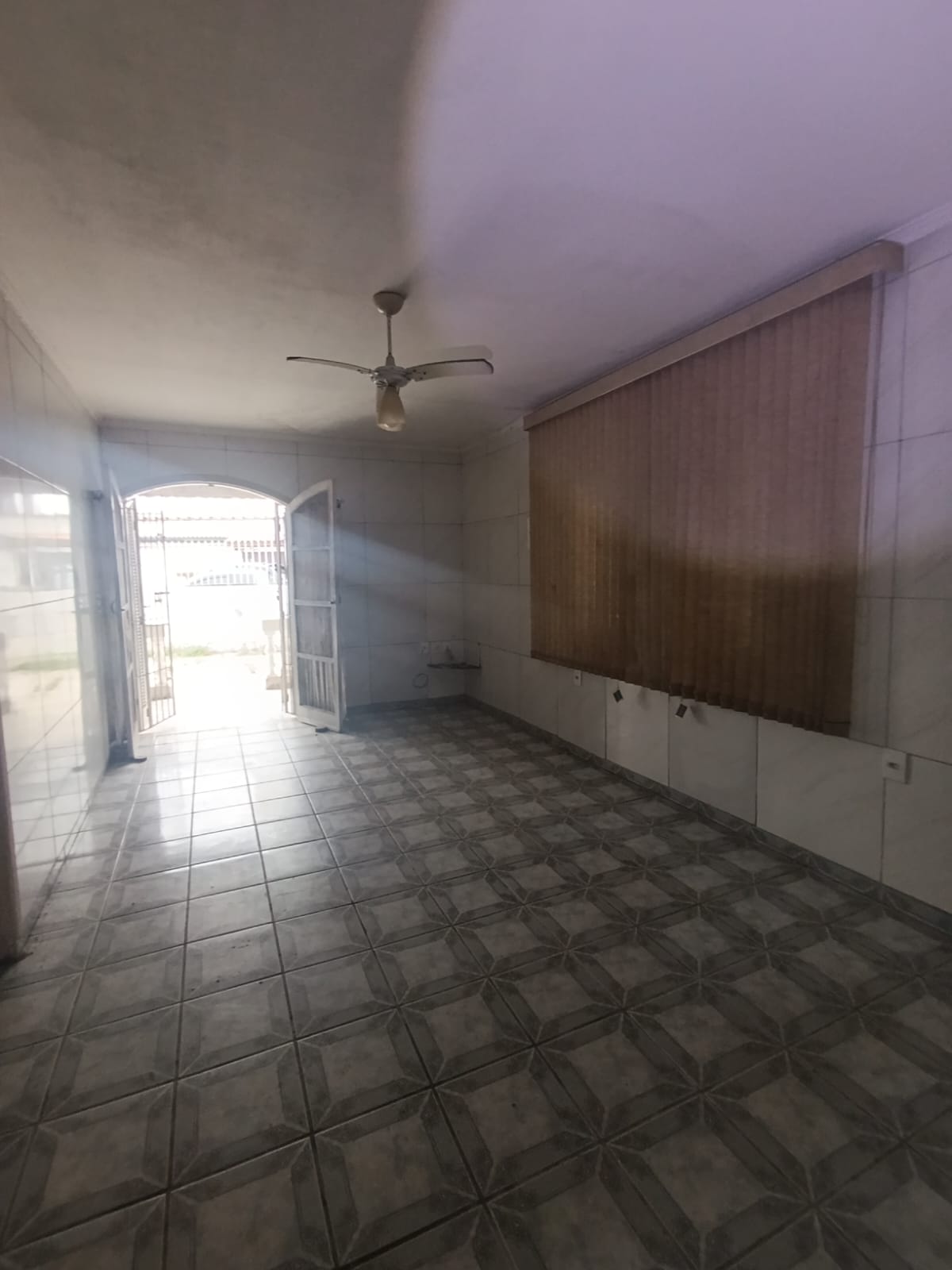 CAS261395 Casa Térrea com Edícula em Itanhaém – 04 Dormitórios a 800m do Mar