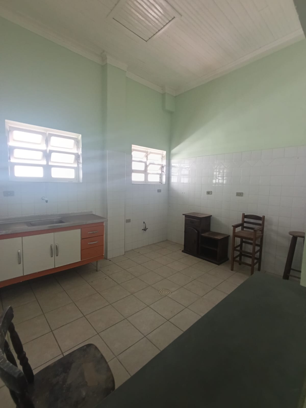 CAS261396 Hotel Pousada à Venda no Centro do Suarão Itanhaém – 18 Apartamentos e Piscina