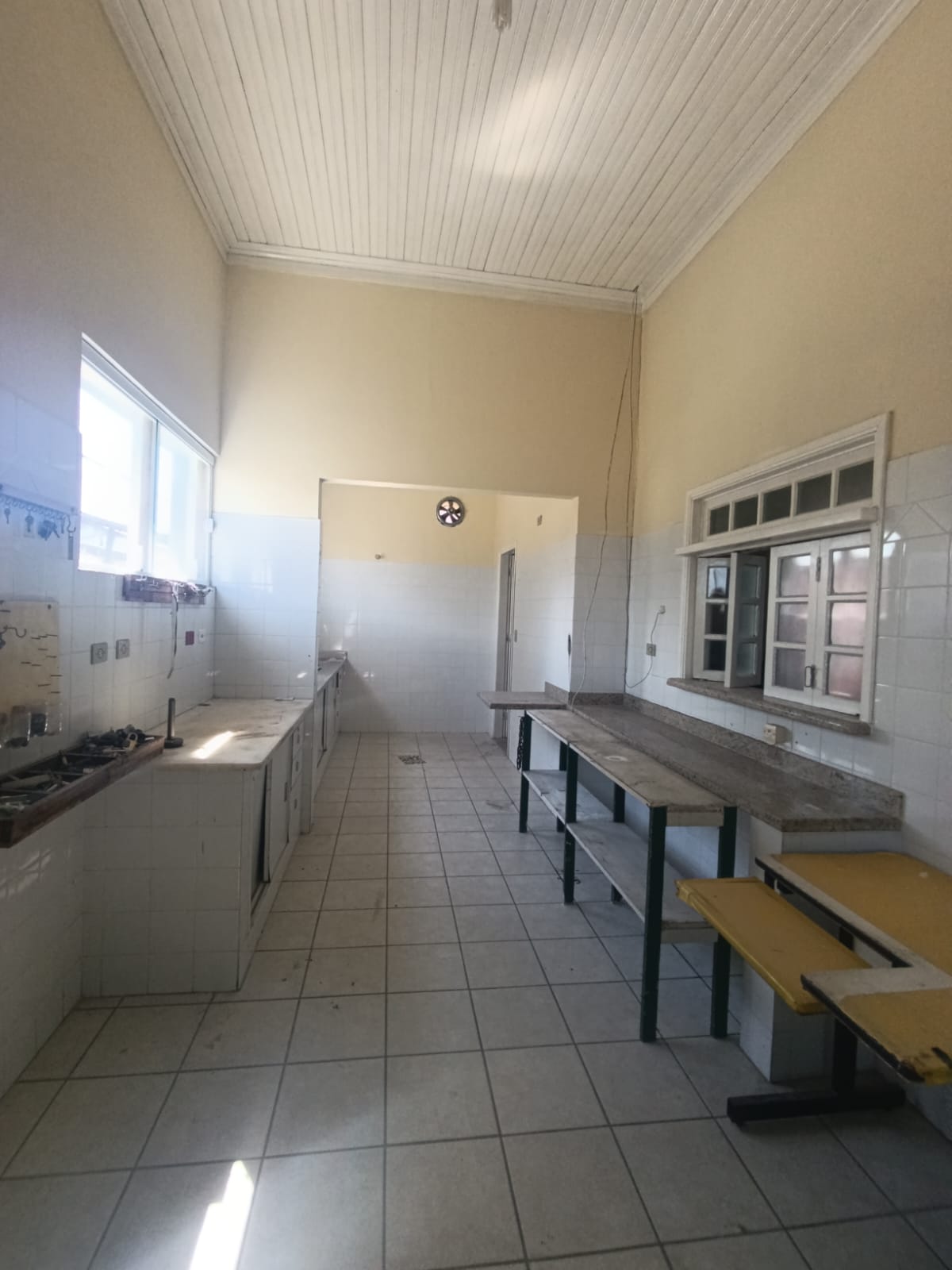 CAS261396 Hotel Pousada à Venda no Centro do Suarão Itanhaém – 18 Apartamentos e Piscina