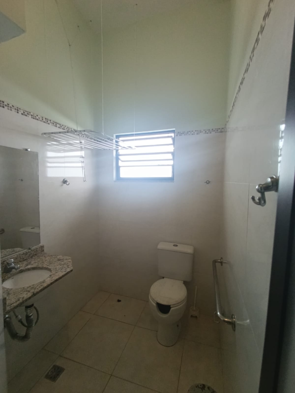 CAS261396 Hotel Pousada à Venda no Centro do Suarão Itanhaém – 18 Apartamentos e Piscina