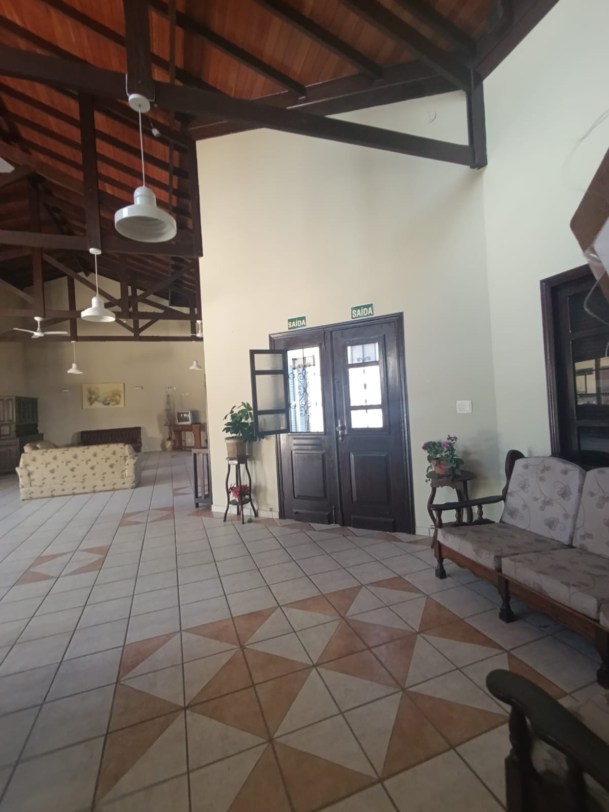 CAS261396 Hotel Pousada à Venda no Centro do Suarão Itanhaém – 18 Apartamentos e Piscina