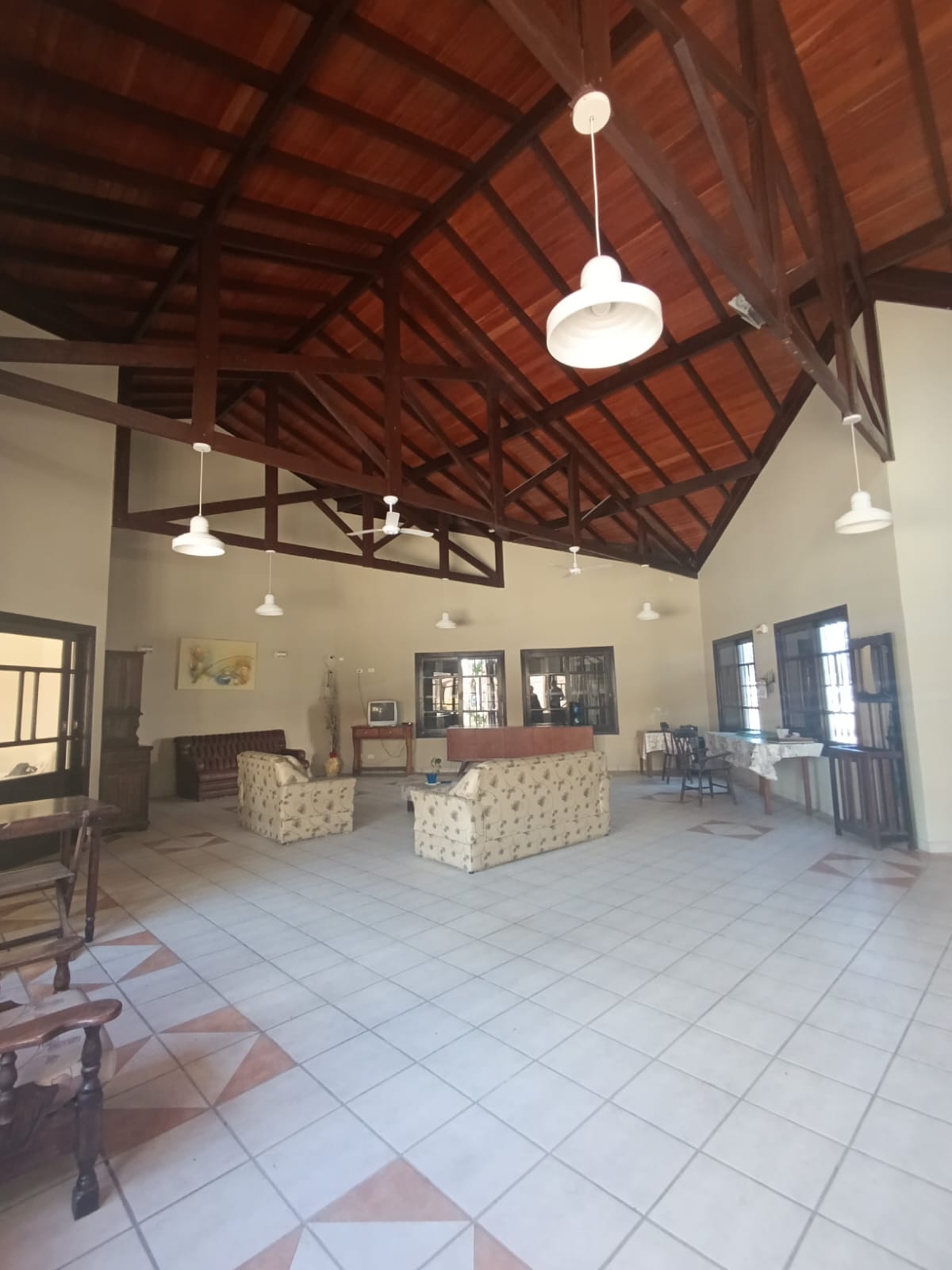 CAS261396 Hotel Pousada à Venda no Centro do Suarão Itanhaém – 18 Apartamentos e Piscina