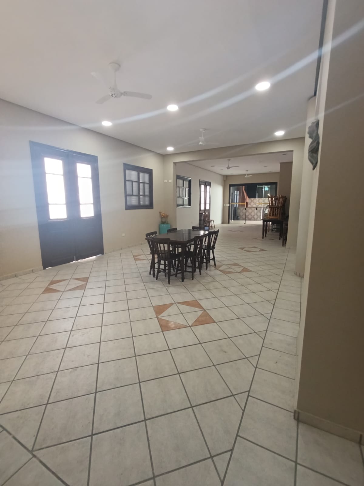 CAS261396 Hotel Pousada à Venda no Centro do Suarão Itanhaém – 18 Apartamentos e Piscina