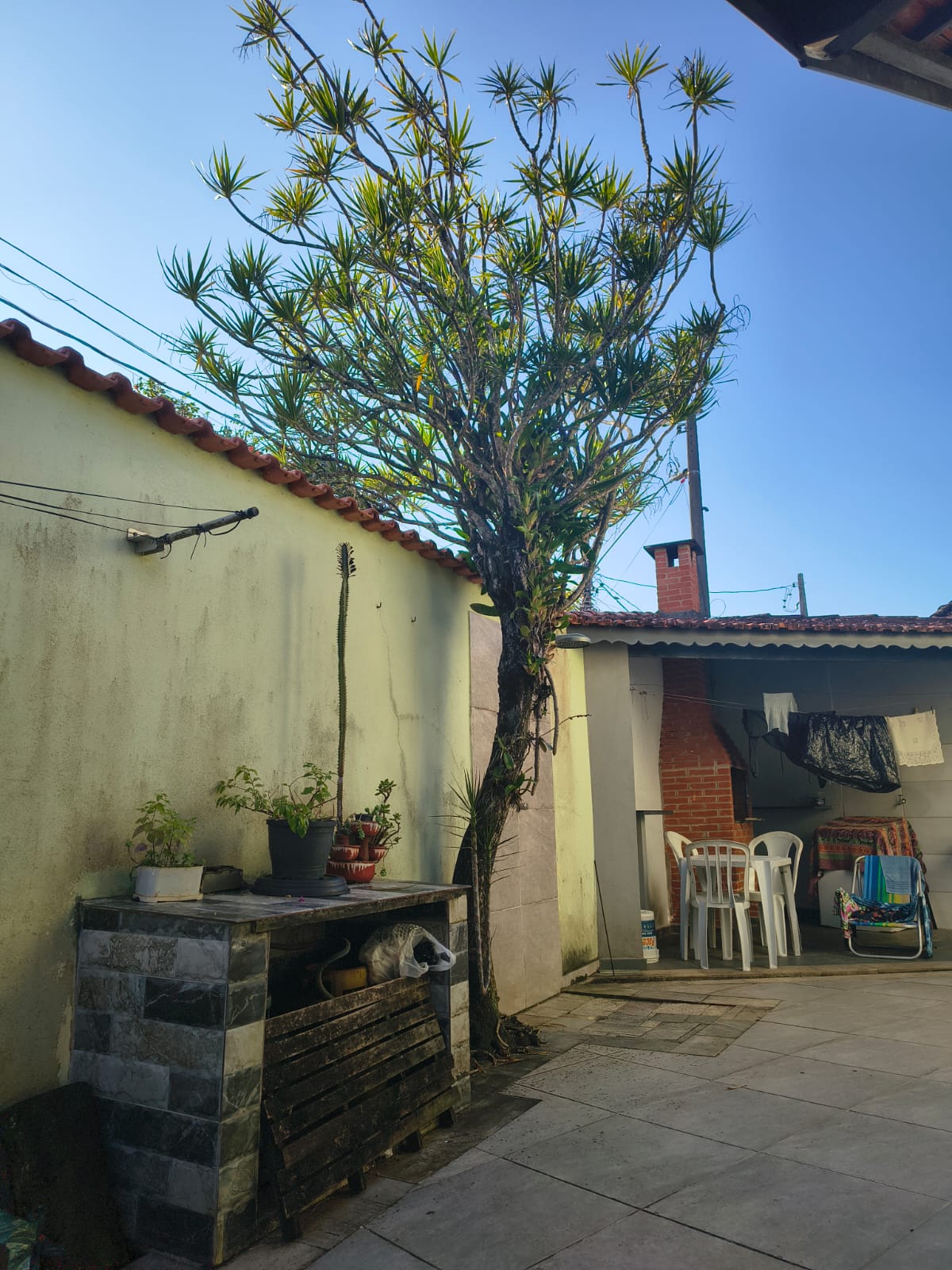 CAS261397 Casa Reformada no Satélite Itanhaém – 02 Dormitórios a 70m da Praia