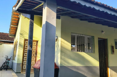 CAS261397 Casa Reformada no Satélite Itanhaém – 02 Dormitórios a 70m da Praia