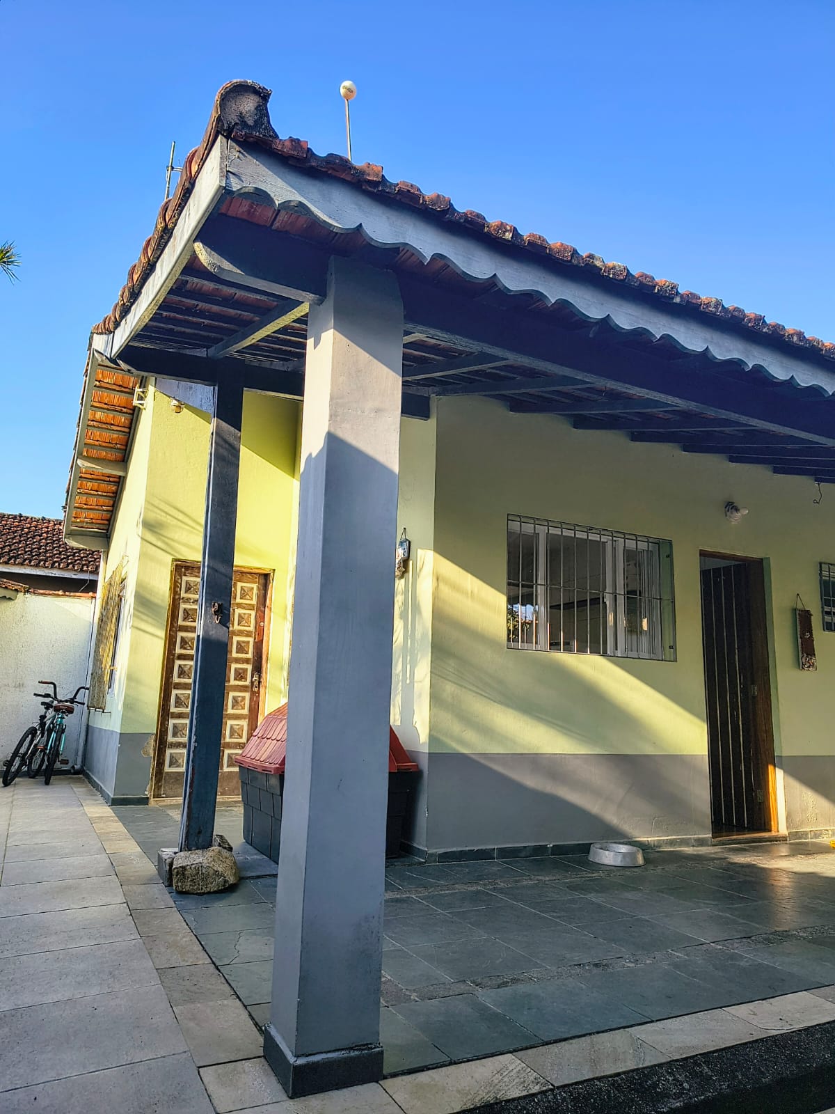 CAS261397 Casa Reformada no Satélite Itanhaém – 02 Dormitórios a 70m da Praia
