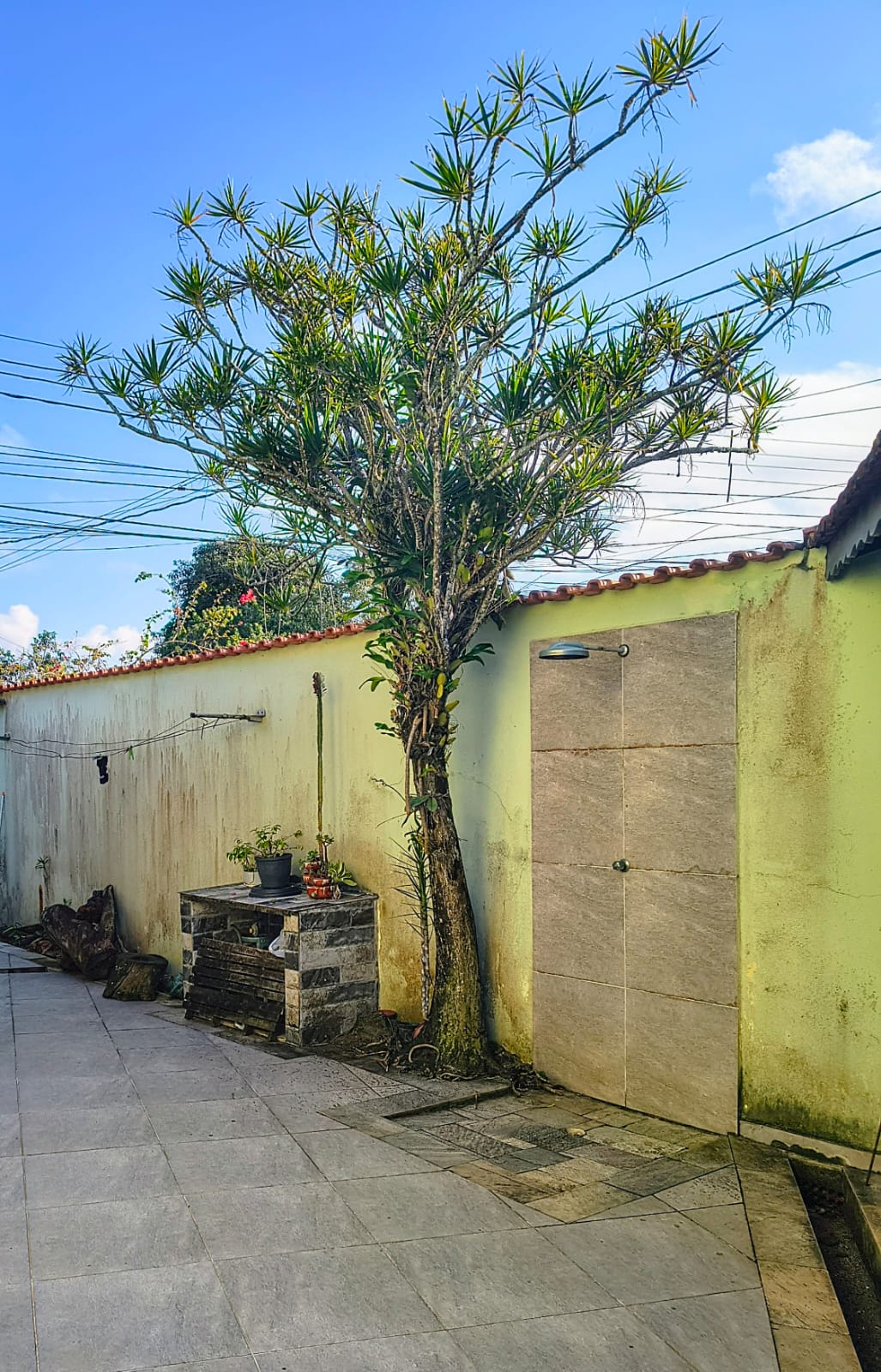 CAS261397 Casa Reformada no Satélite Itanhaém – 02 Dormitórios a 70m da Praia
