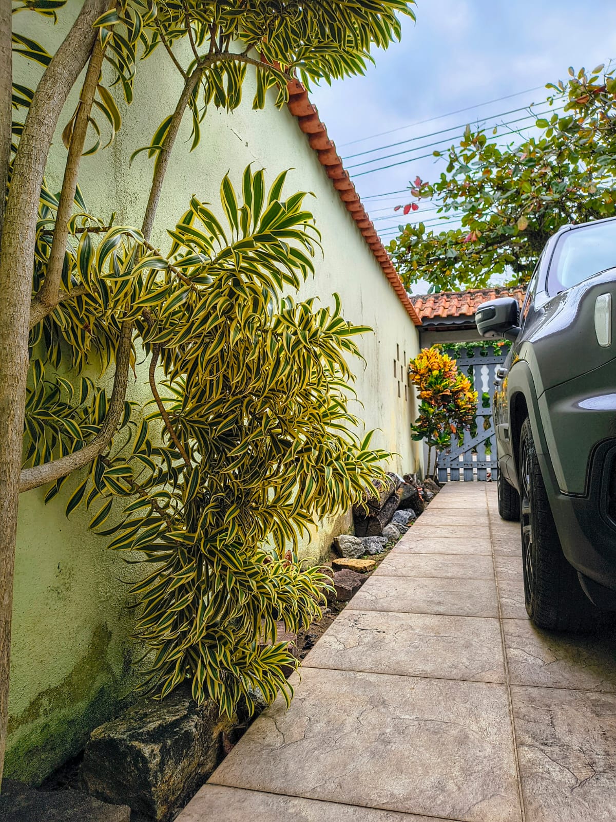 CAS261397 Casa Reformada no Satélite Itanhaém – 02 Dormitórios a 70m da Praia