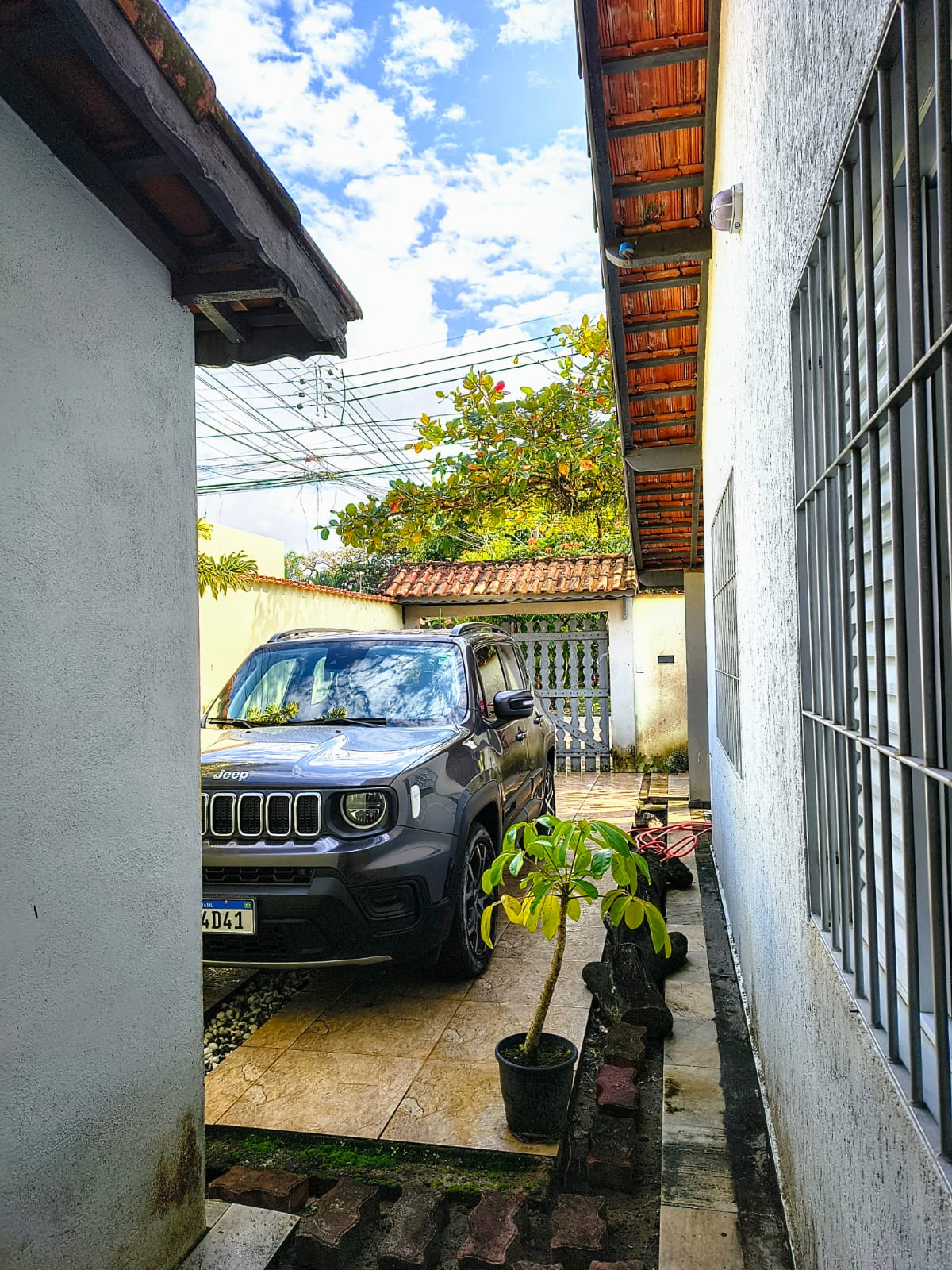 CAS261397 Casa Reformada no Satélite Itanhaém – 02 Dormitórios a 70m da Praia