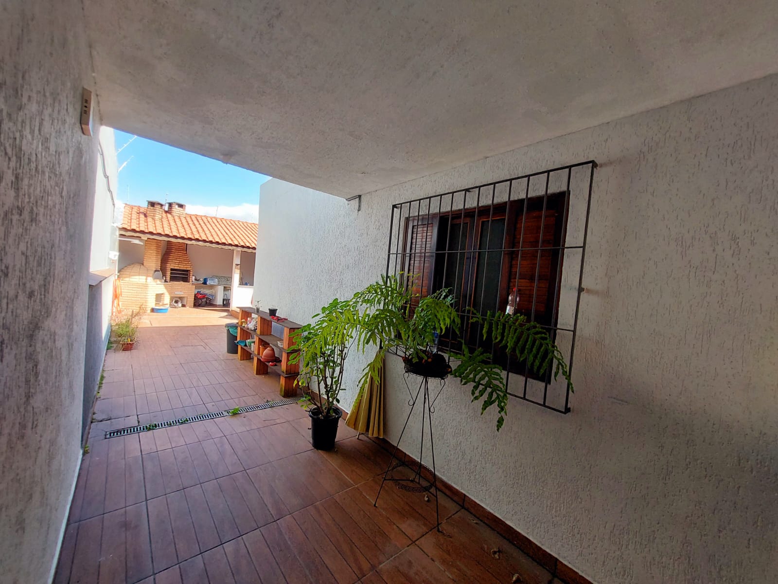 CAS261400 Casa Reformada com Piscina a 280m da Praia – Semimobiliada e com Edícula