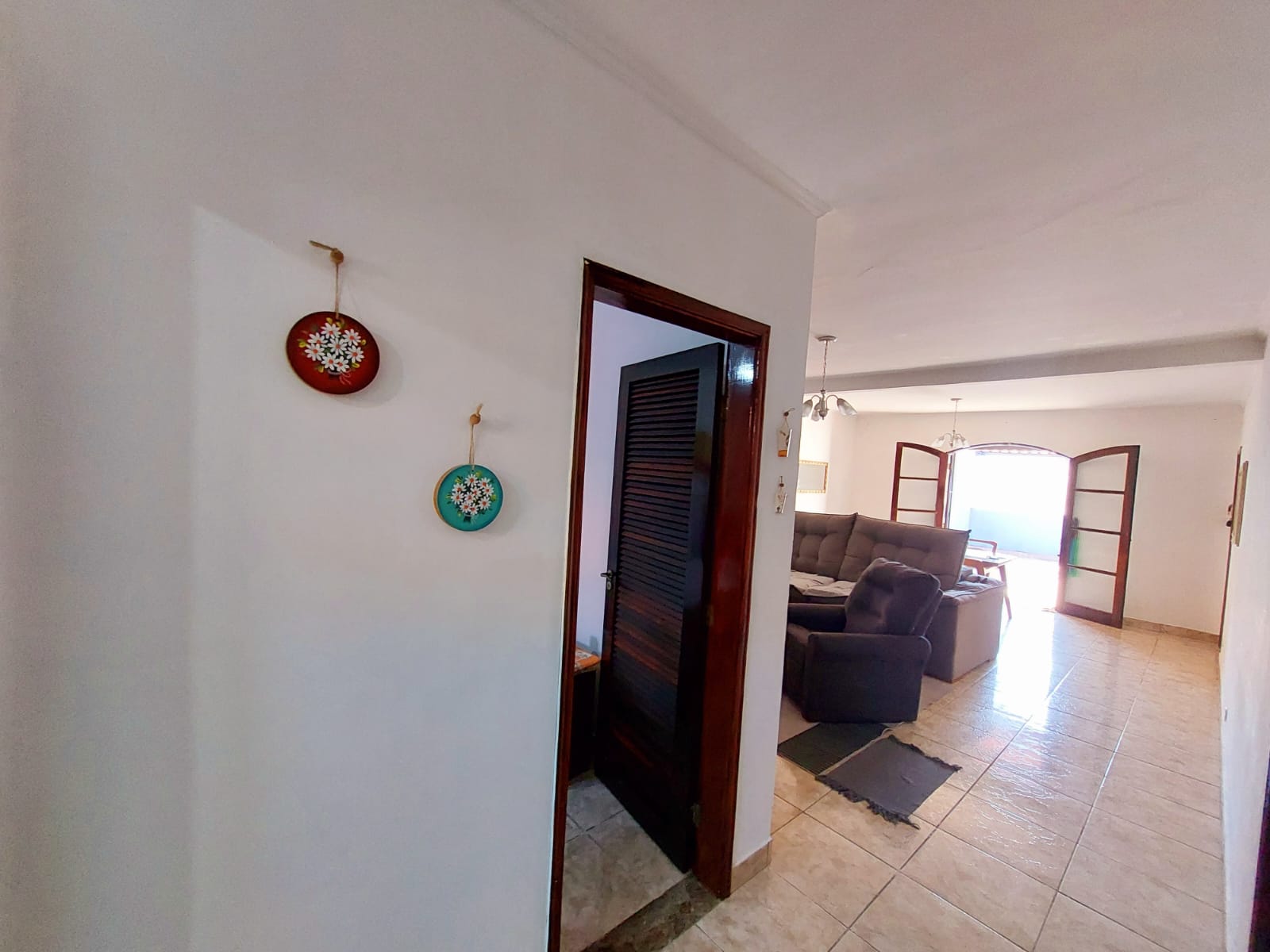 CAS261400 Casa Reformada com Piscina a 280m da Praia – Semimobiliada e com Edícula