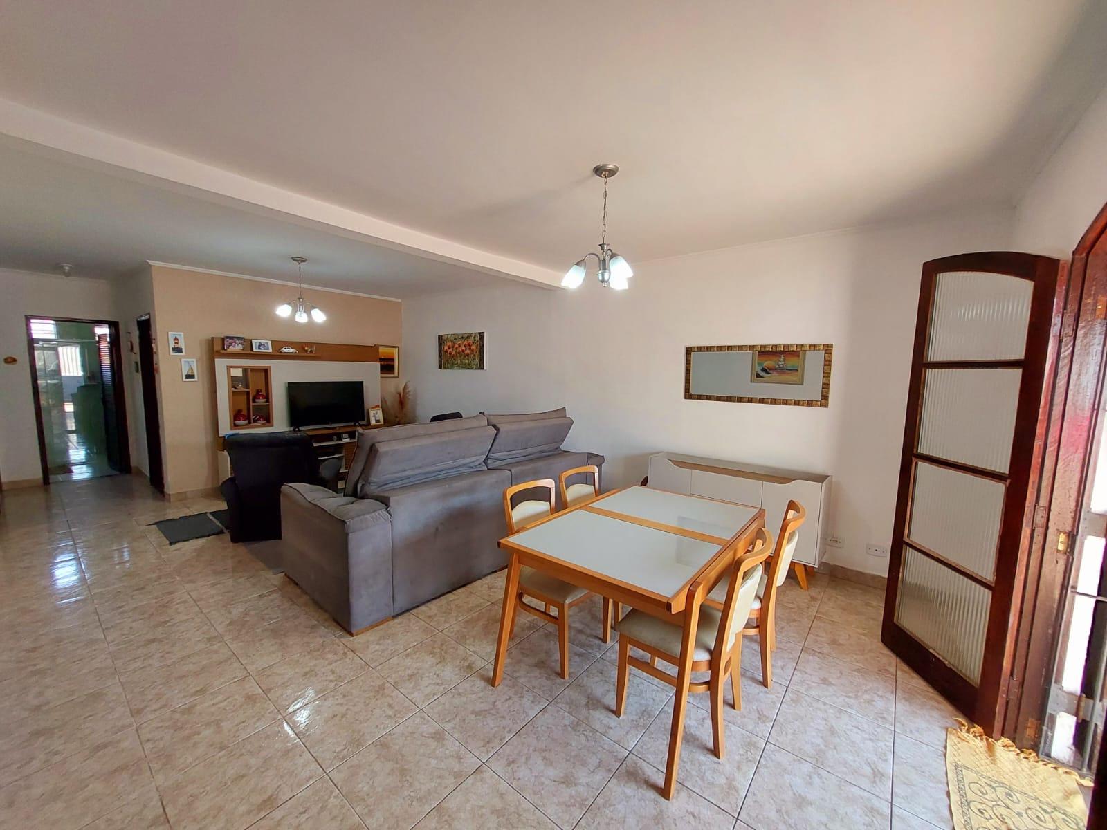 CAS261400 Casa Reformada com Piscina a 280m da Praia – Semimobiliada e com Edícula