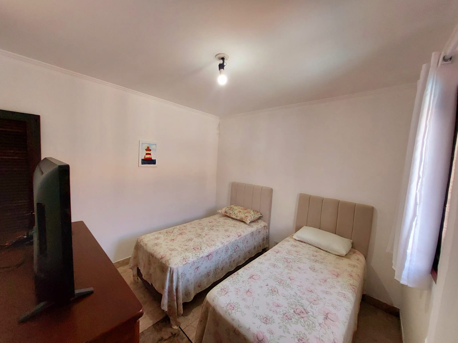 CAS261400 Casa Reformada com Piscina a 280m da Praia – Semimobiliada e com Edícula