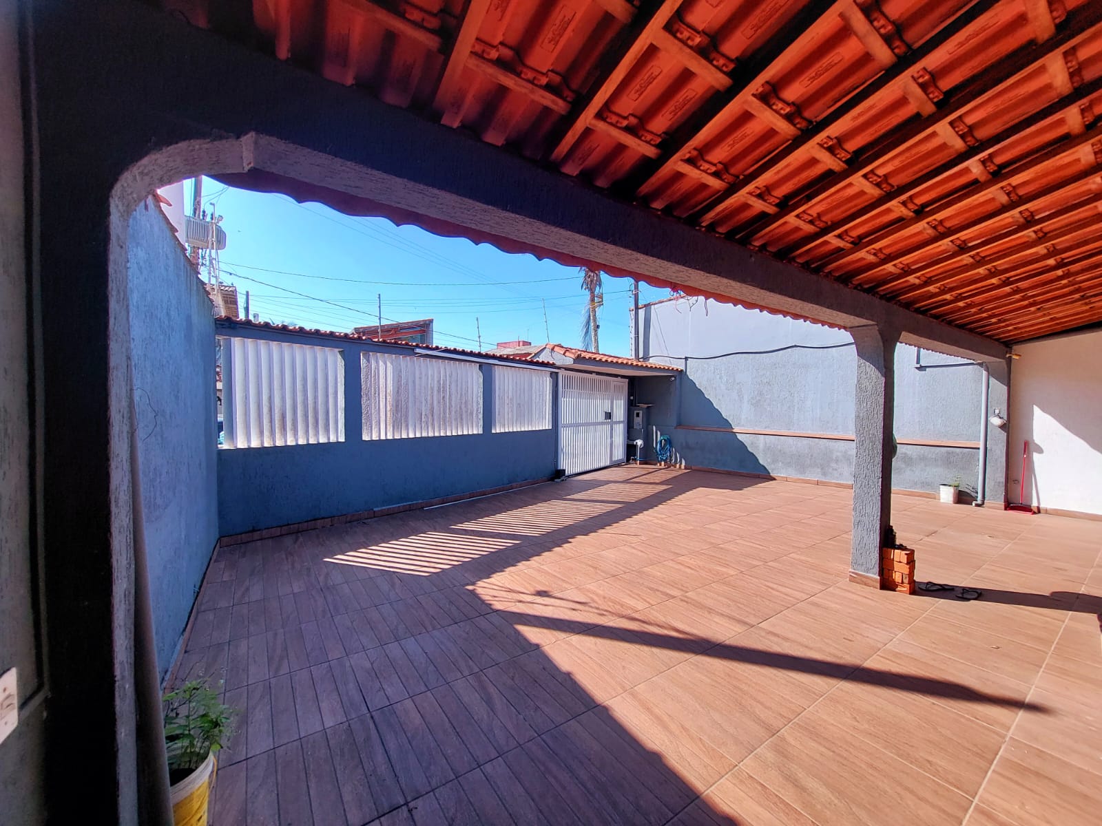 CAS261400 Casa Reformada com Piscina a 280m da Praia – Semimobiliada e com Edícula