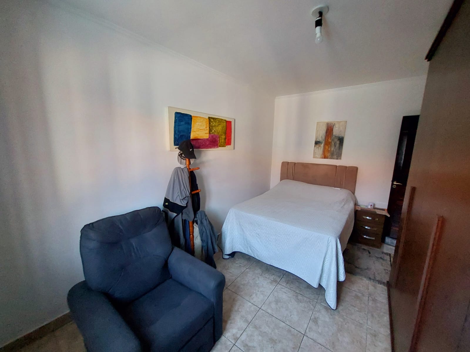 CAS261400 Casa Reformada com Piscina a 280m da Praia – Semimobiliada e com Edícula