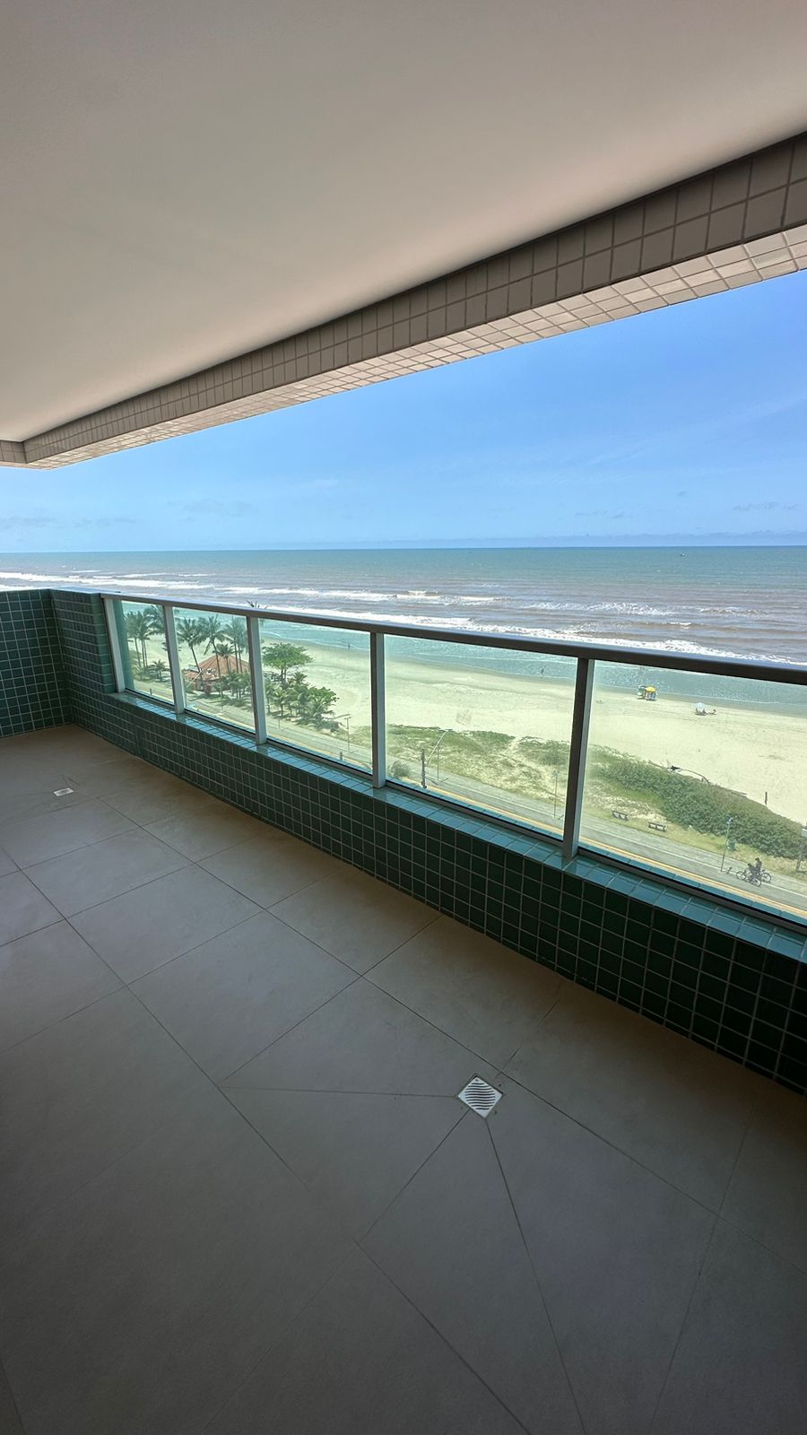 CAS261401 Apartamento Frente Mar no Condomínio Bella Vista – Andar Alto e 02 Dormitórios