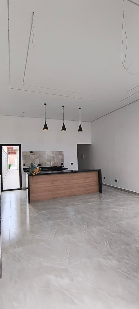 -CAS261402 Casa Térrea com 02 Salas em Itanhaém – Quintal Amplo com Espaço para Piscina