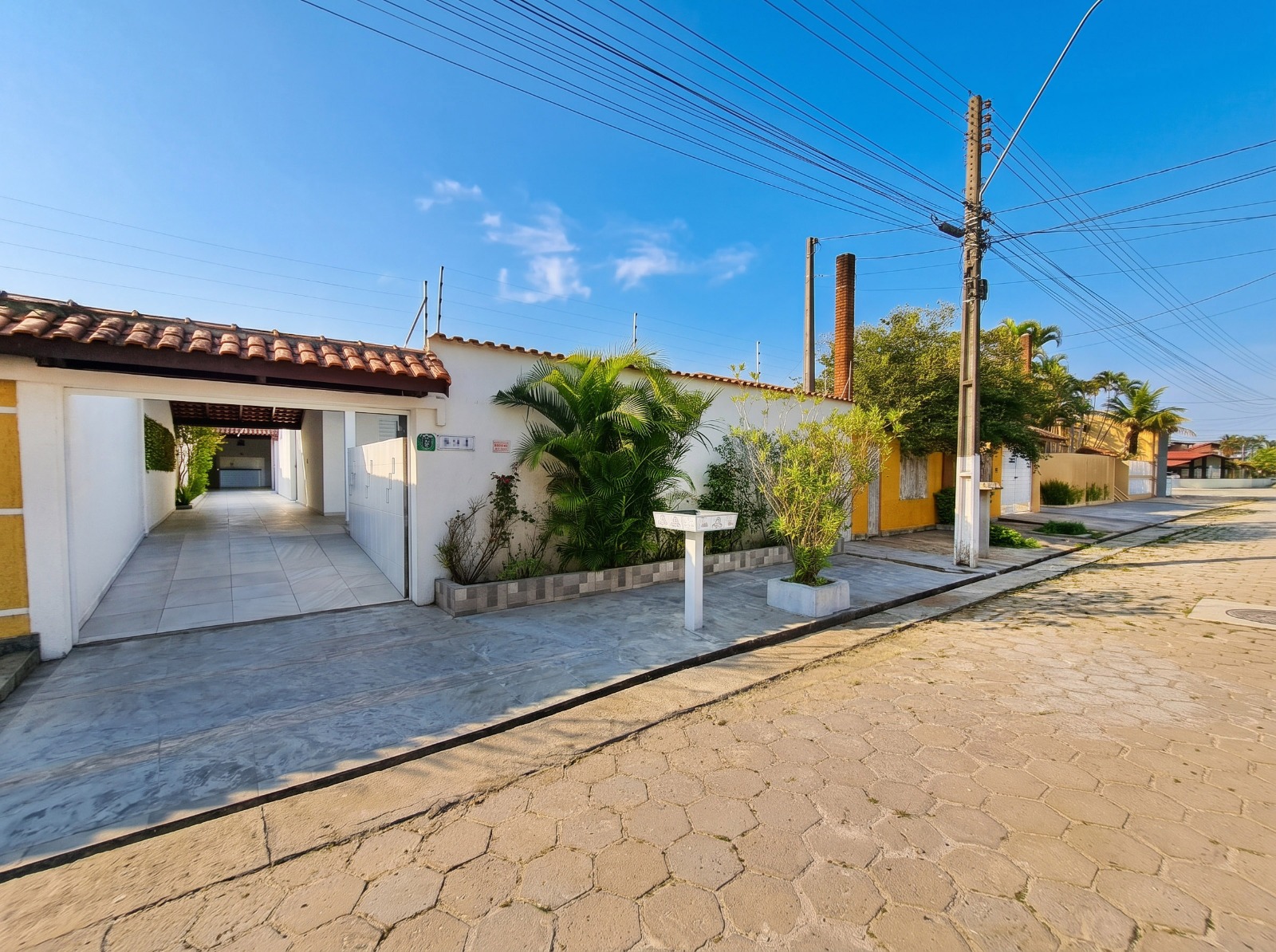 CAS261403 Casa com Piscina e Edícula no Cibratel II Itanhaém – 04 Dormitórios a 700m do Mar