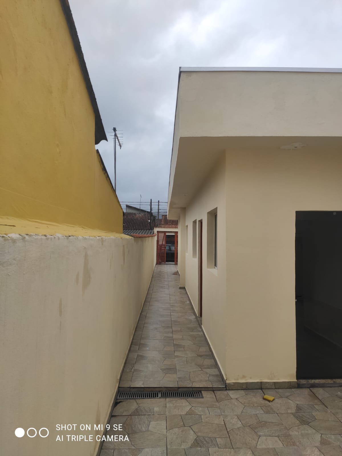 CAS261405 Casa Geminada Nova em Itanhaém por R$ 245 Mil – 02 Dormitórios com Suíte
