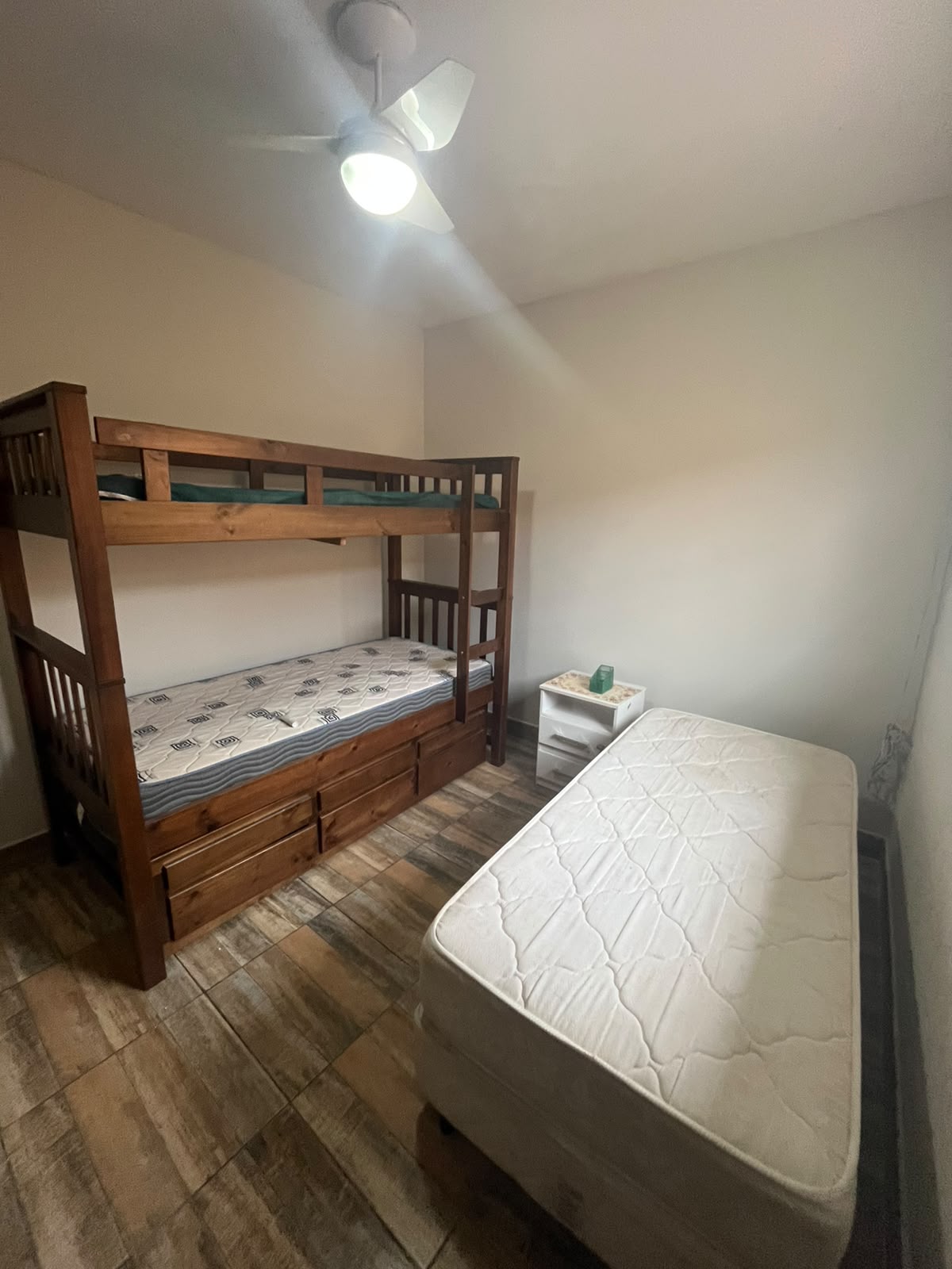 CAS261406 Casa Porteira Fechada nos Campos Elíseos Itanhaém – 05 Dormitórios com Piscina a 50m da Praia