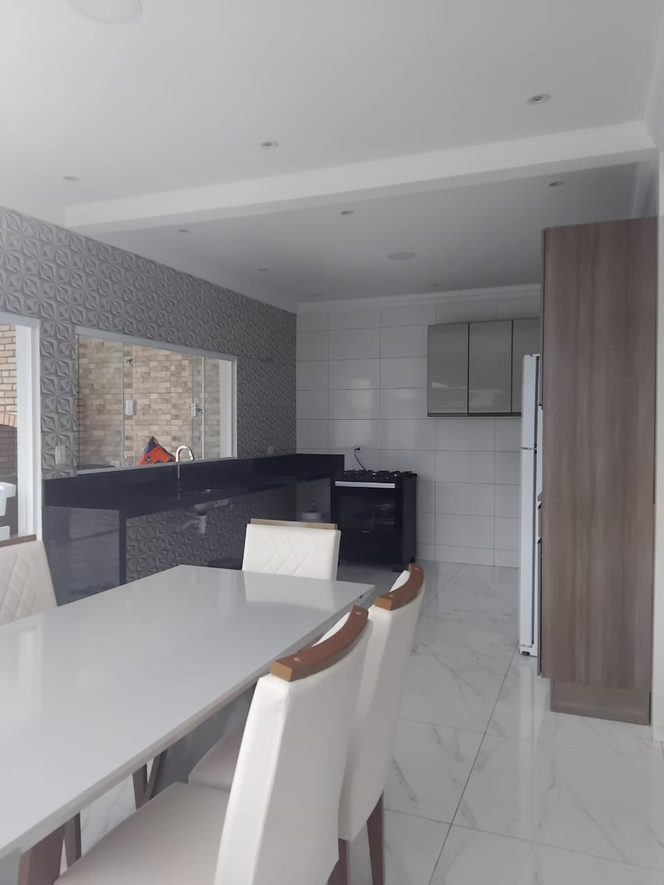 Luxuoso sobrado de alto padrão em condomínio fechado lado praia em Itanhaém