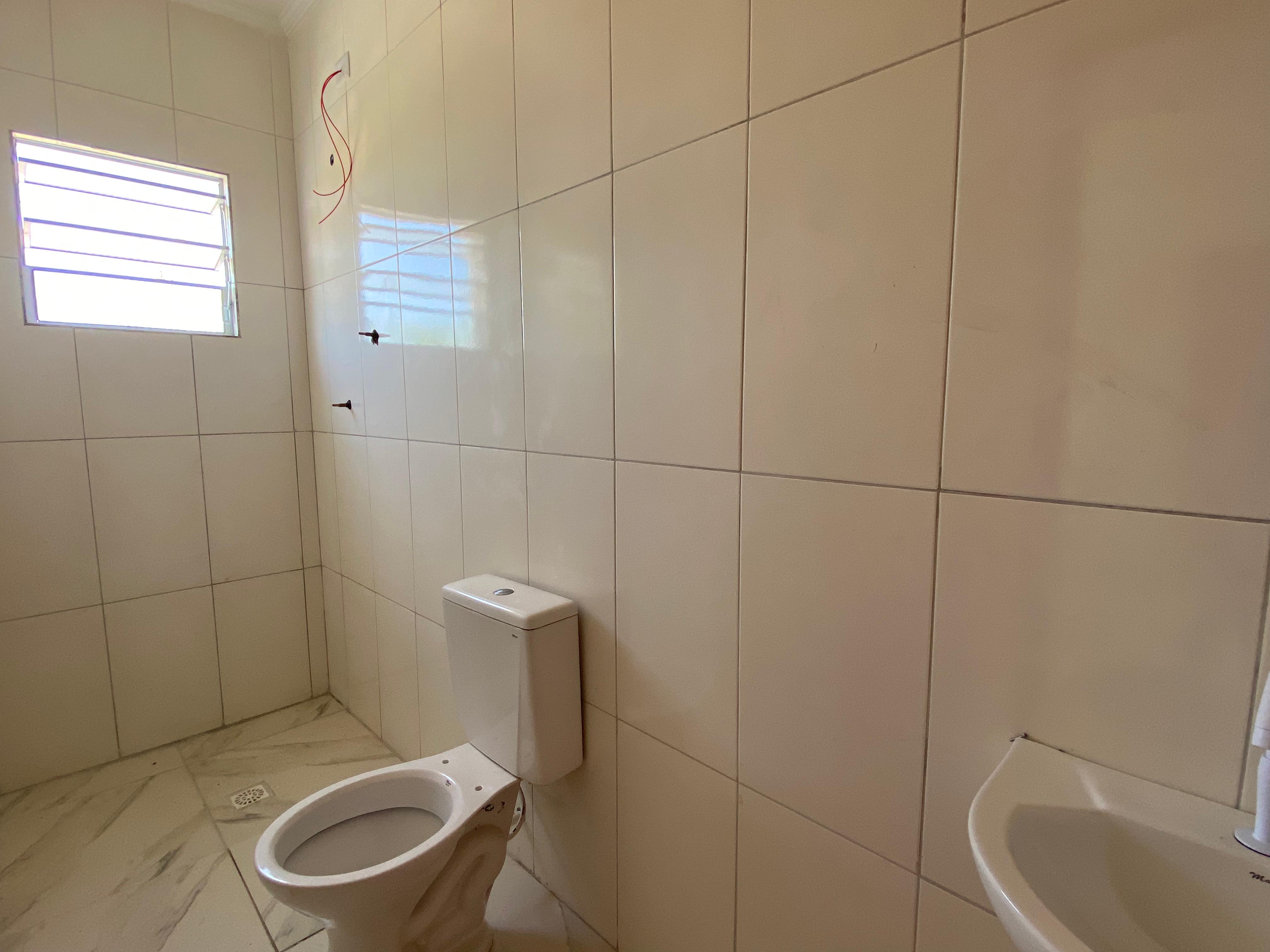 Oportunidade para Venda Sobrado em condomínio com piscina em Itanhaém   R$ 285.000,00