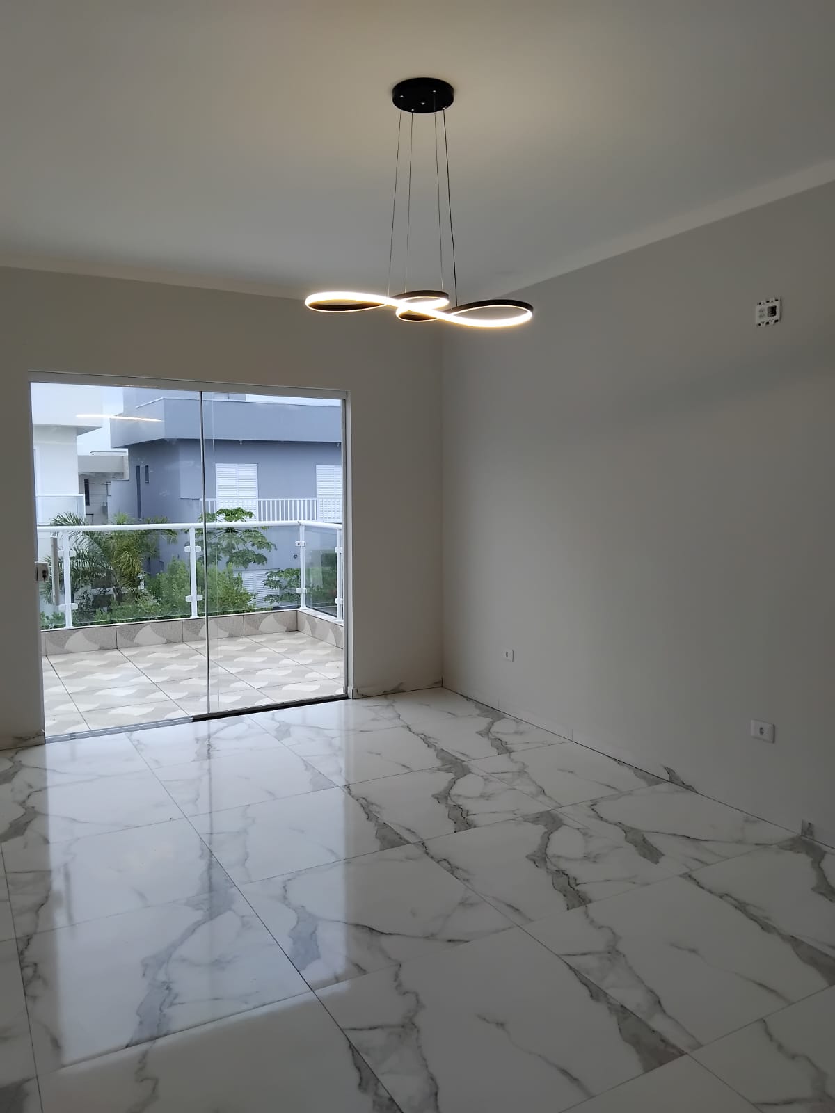 Luxuoso sobrado de alto padrão em condomínio fechado lado praia em Itanhaém